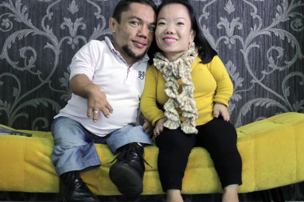 'Cặp đôi thấp nhất thế giới' sắp kết hôn