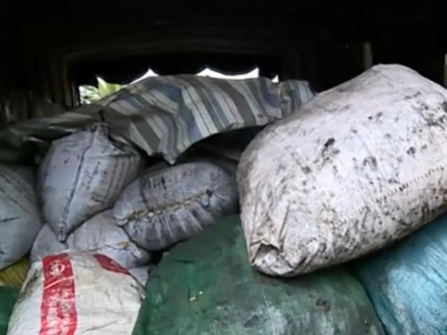 Phục kích 9 tấn mỡ bốc mùi “chui” về Hà Nội