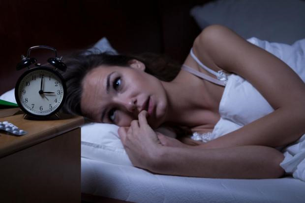 Thiếu ngủ khiến chị em nữ giới nhanh già
